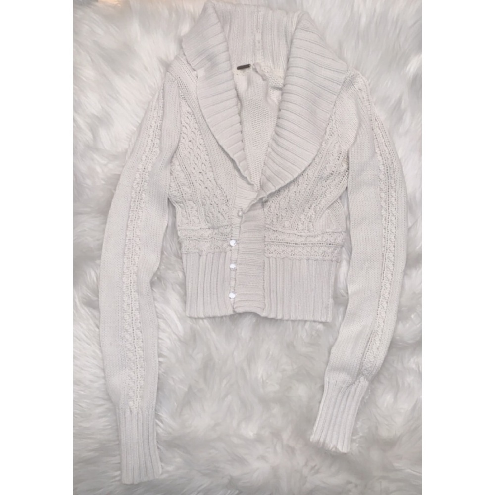 ❌ SOLD ❌ White Button Up Sweater